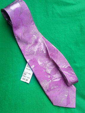 Steve Harvey Collection tie Silk Abstract Tie in Purple NWT